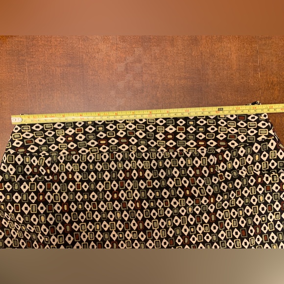 Patterned Skirt - Picture 6 of 7